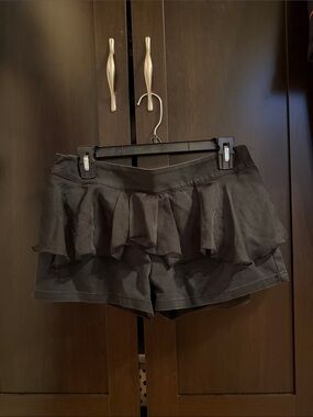 Black Women's Ruffle Layered Shorts